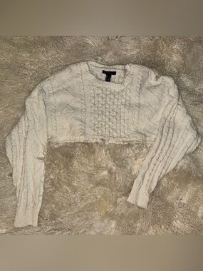 Cropped Cable Knit Sweater - White